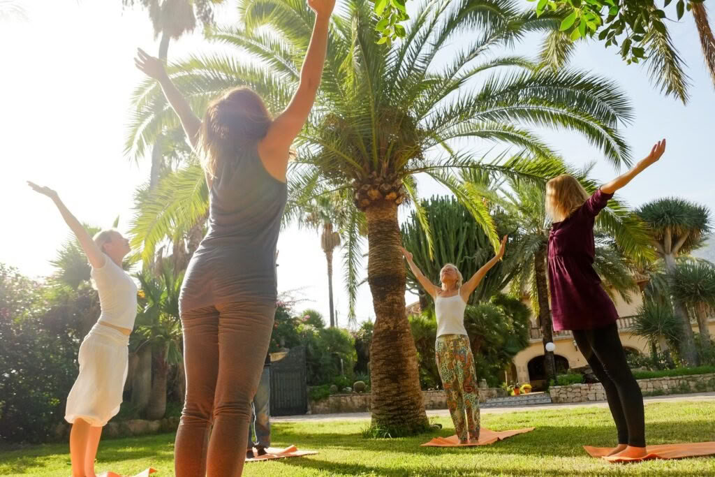 Lauantai + sunnuntai aamu: jooga ja meditaatio