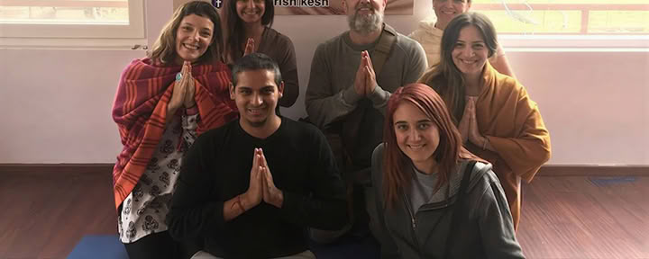200 tunnin meditaation opettajakoulutus Rishikeshissä