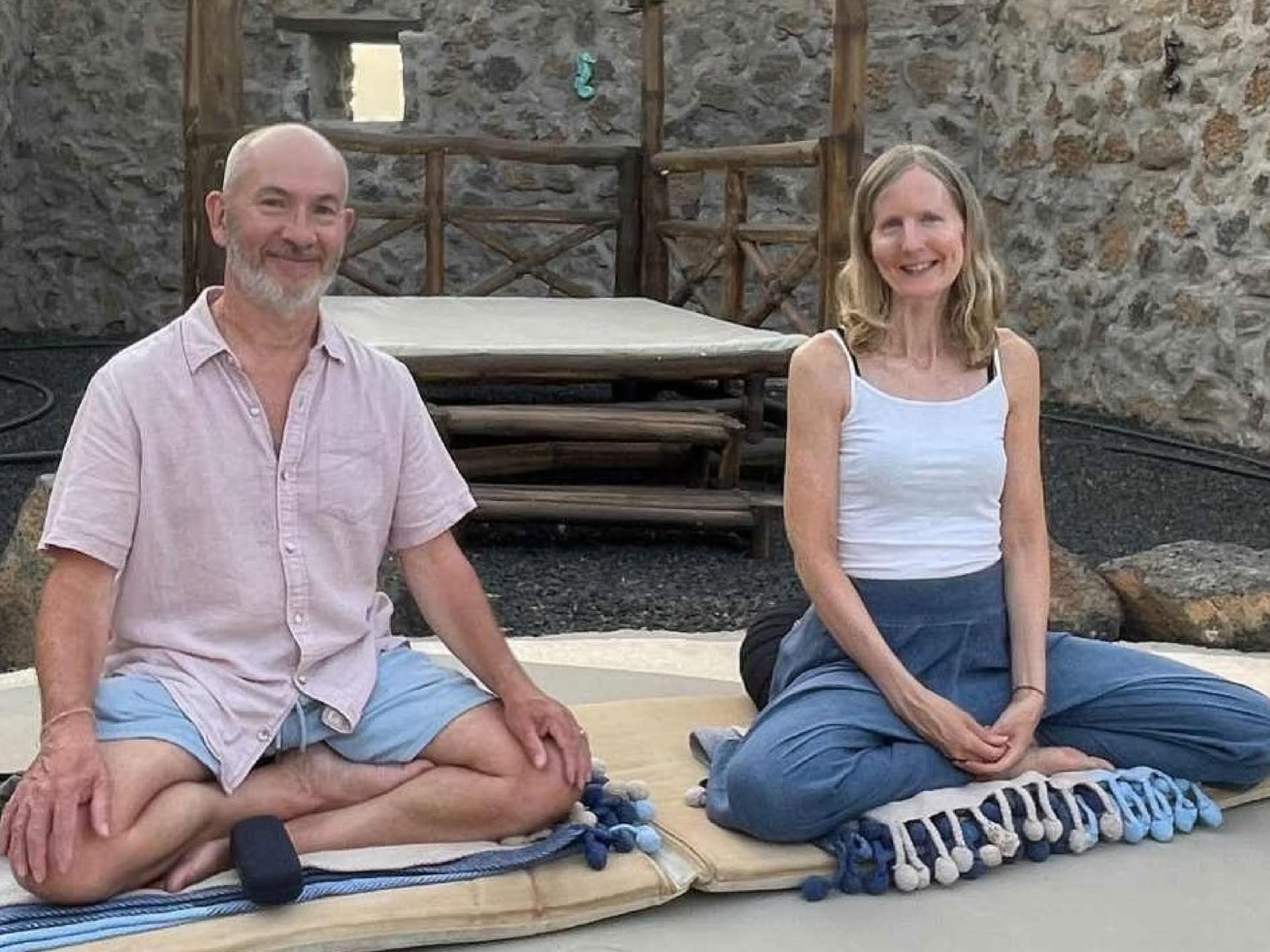 YogaVeda Living -retriitti Davidin ja Paula Herbertiin kanssa