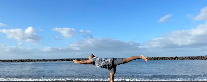 Iyengar-joogaretriitti Uday Bhosalen kanssa