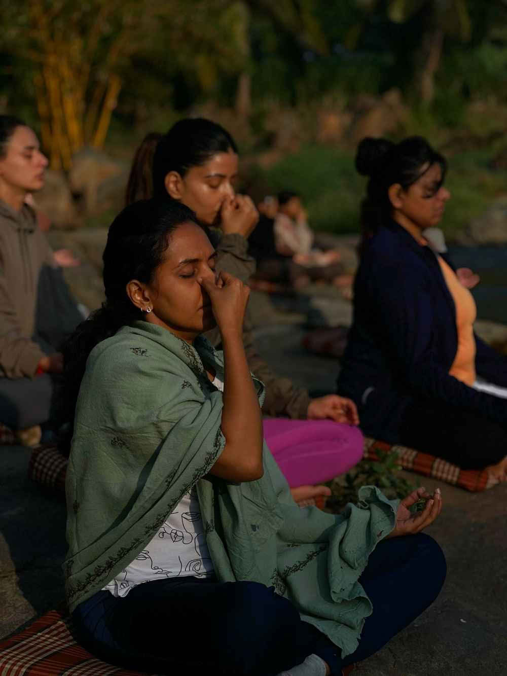 100 tunnin asumismuotoinen pranayama-opettajakoulutus