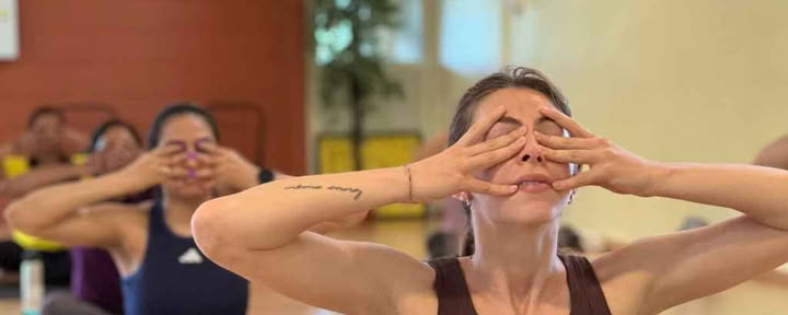 100 tunnin asumismuotoinen pranayama-opettajakoulutus