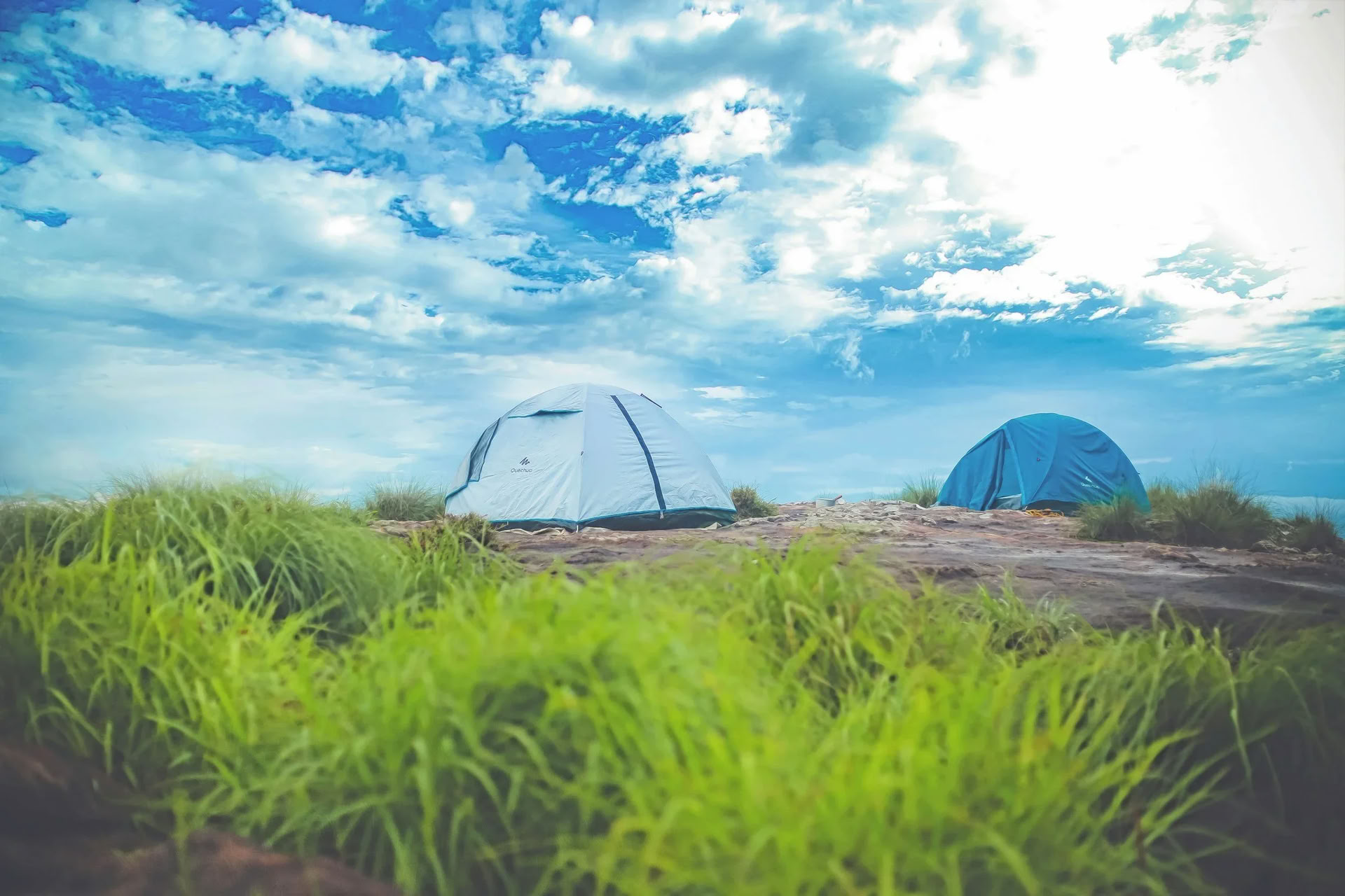 Täydenkuun irtipäästö ja uusi alku: iltajooga ja äänimatka — The Yoga Yurt