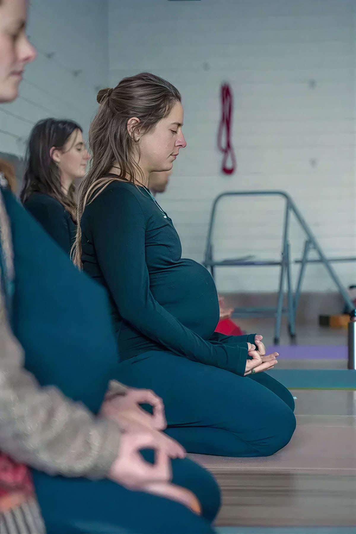 85 tunnin prenataalijoogan opettajakoulutus Rishikeshissä