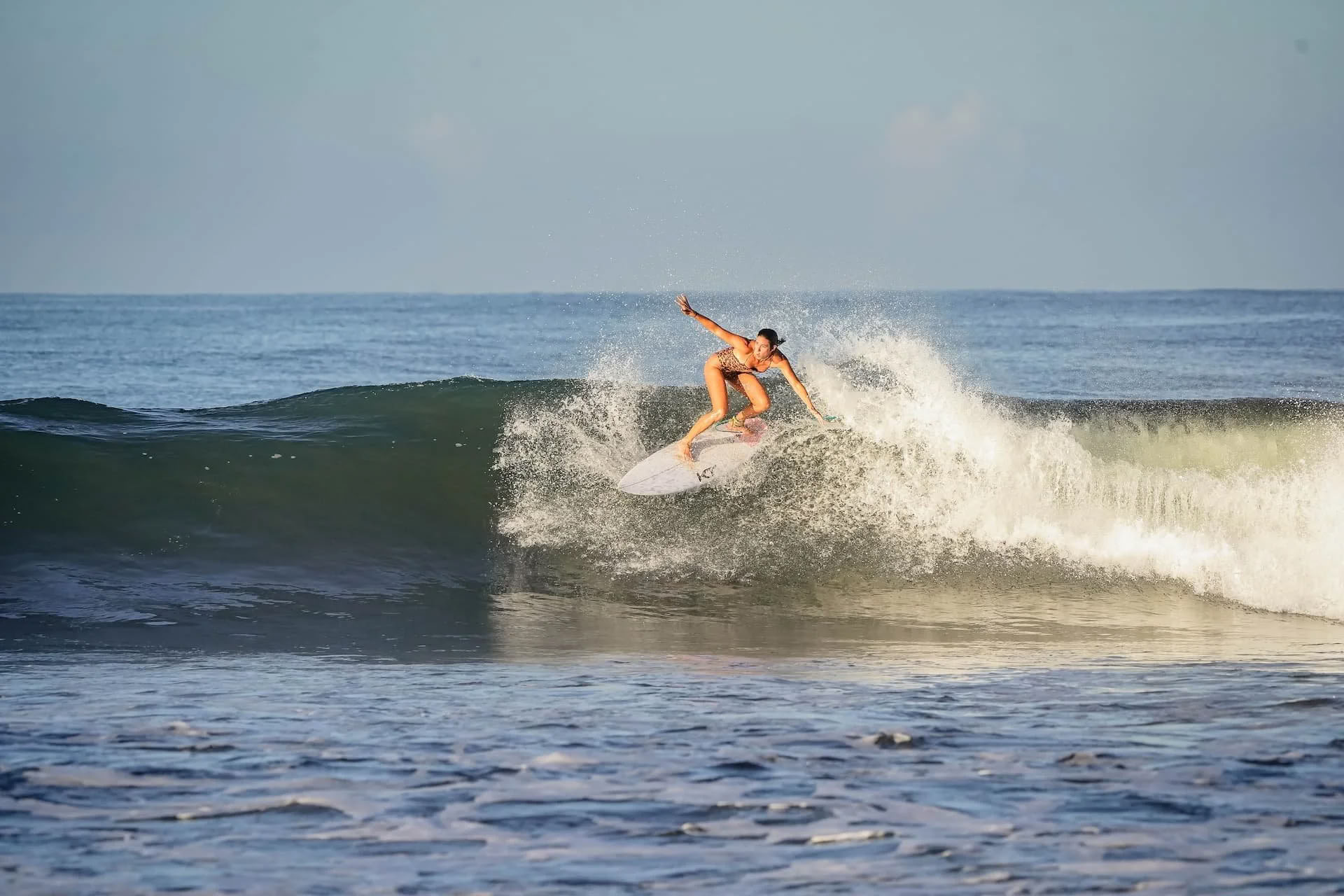 Välitason surffiretriitti meren äärellä | Amaru Nicaragua