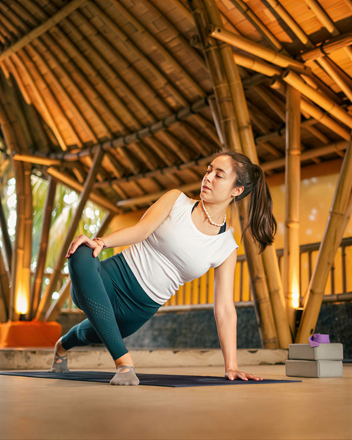 200 tunnin Yin-jooga- ja Vinyasa flow -opettajakoulutus Balilla