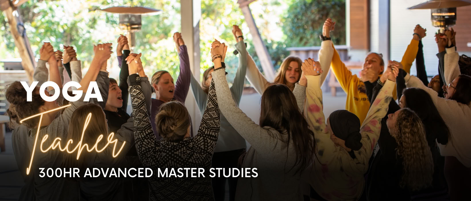 300 tunnin YTT | Chakra Flow University – mestarillinen sarjoittaminen