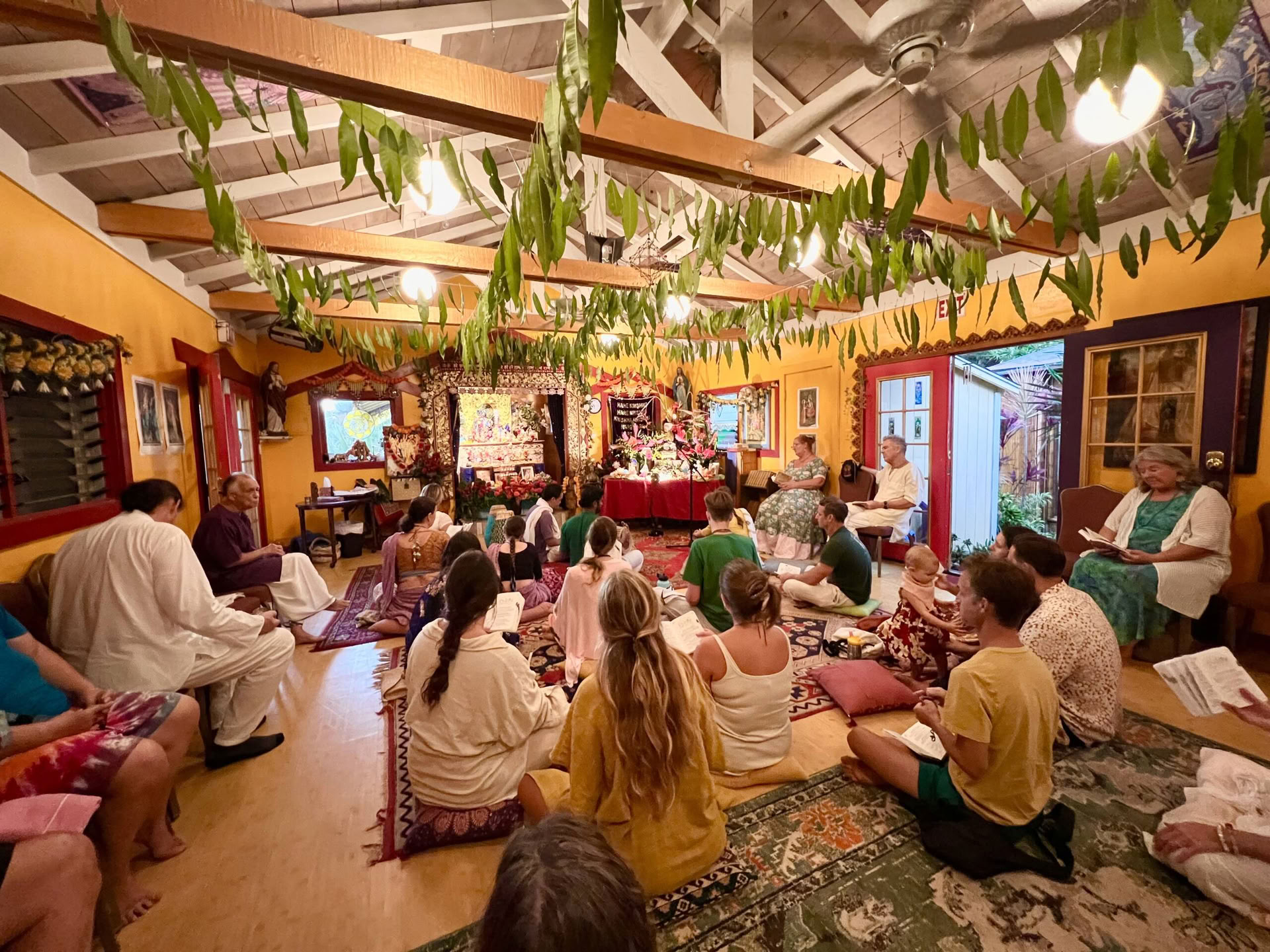 Reiki-hoitokosketus tiistaisin Maneshan kanssa