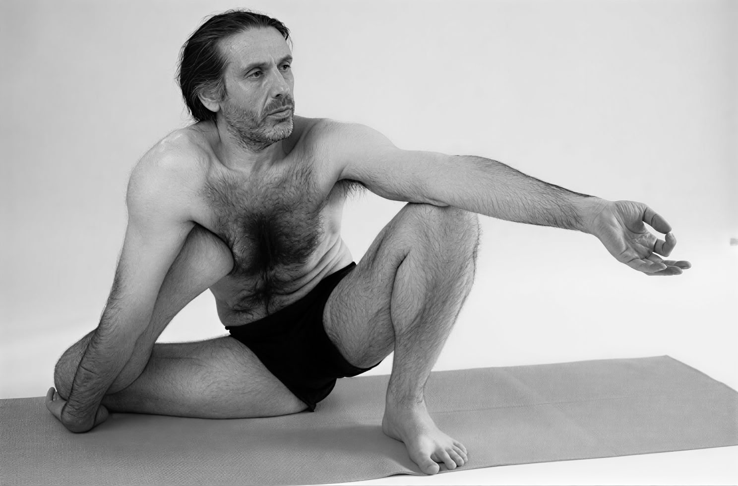 200 tunnin joogaopettajakoulutus, taso I | Iyengarjooga, hathajooga – kriya- ja tantrajooga