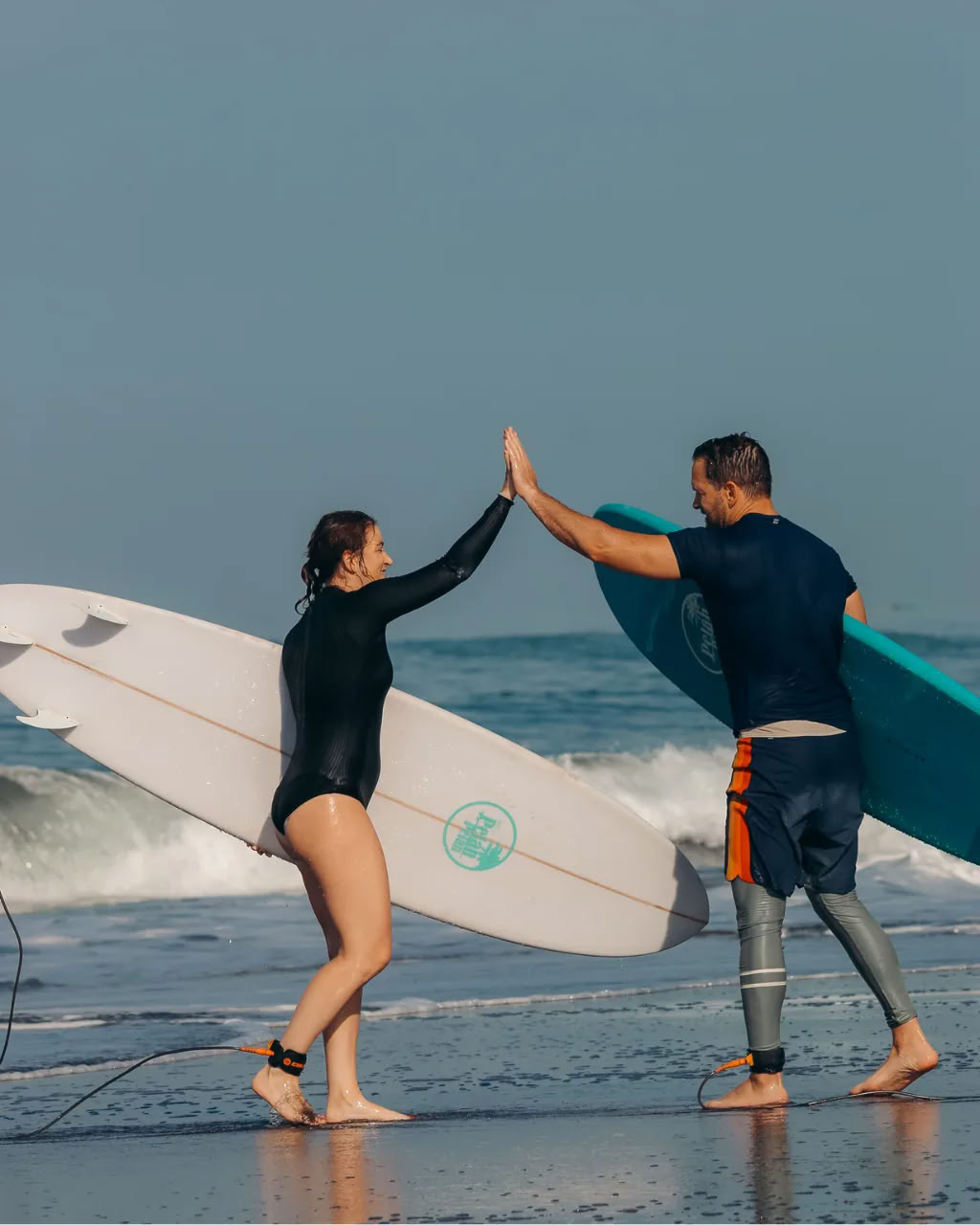 Pariskunnille suunnattu surffaus- ja joogaretriitti