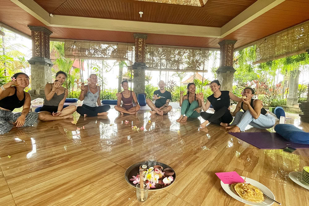 200 tunnin Ashtanga Vinyasa -joogaopettajakoulutus Balilla
