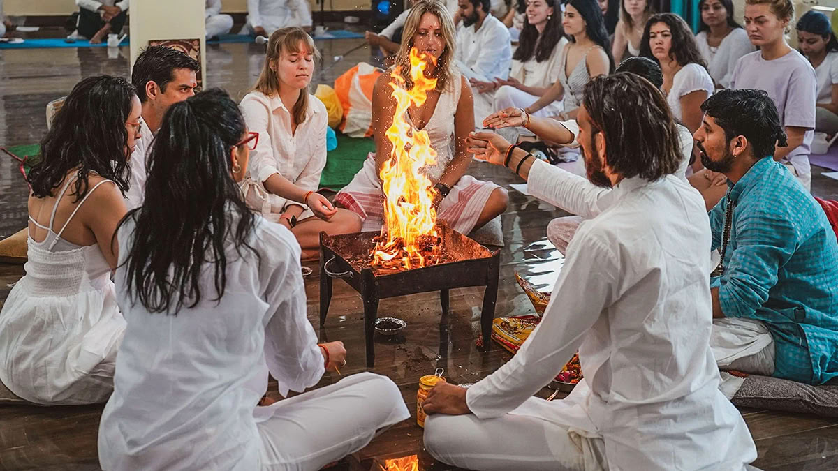 7 päivän parantava joogaretriitti Rishikeshissä, Intiassa