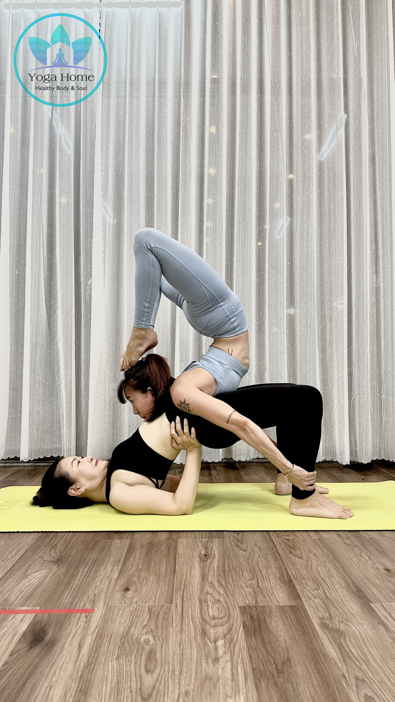200 tunnin joogaopettajakoulutus Yoga Home Schoolissa