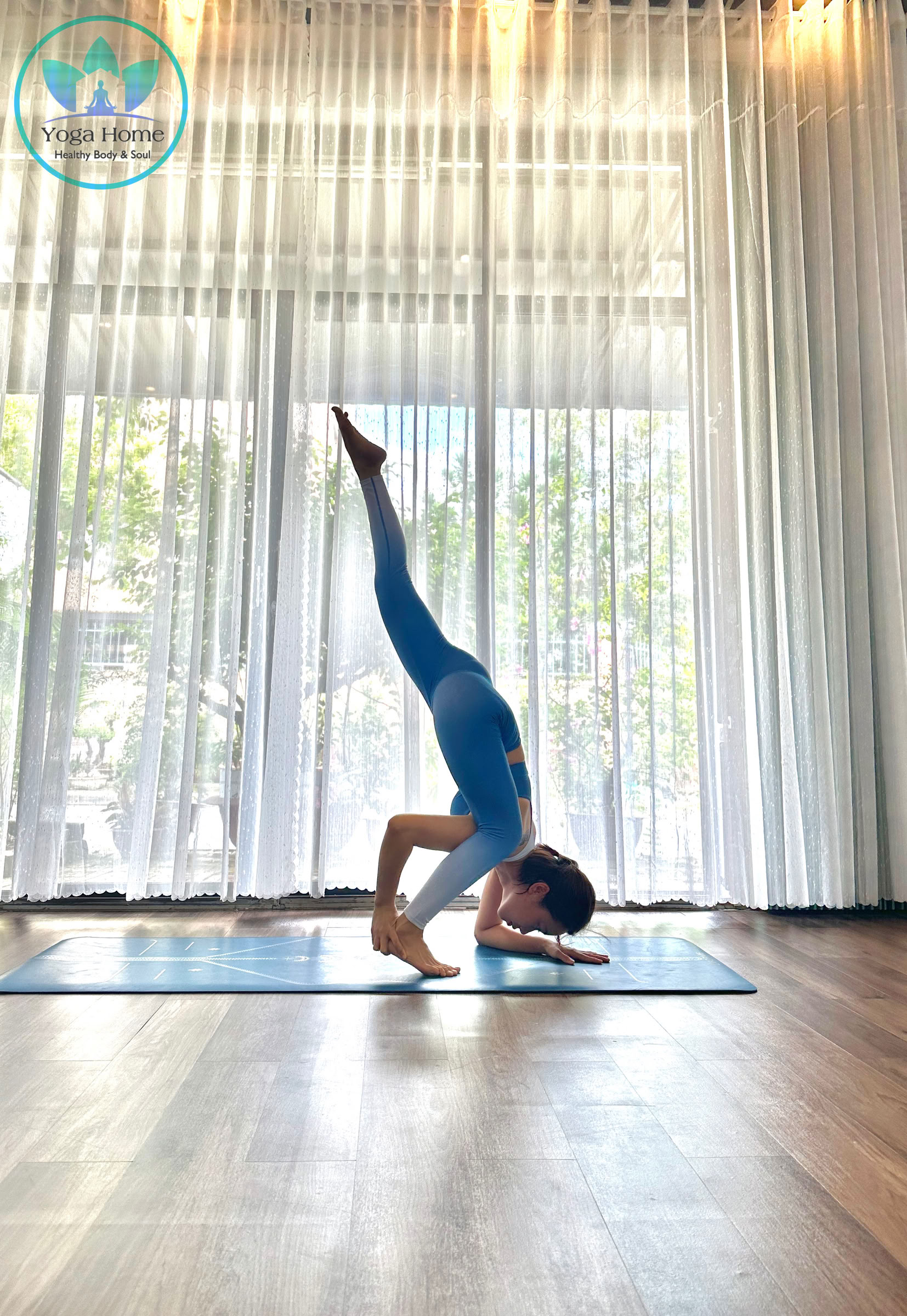 200 tunnin joogaopettajakoulutus Yoga Home Schoolissa