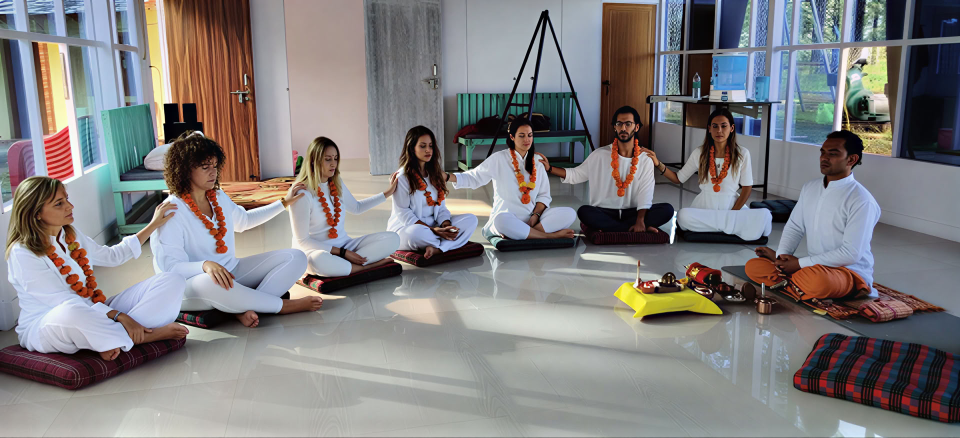 300 tunnin meditaatio-opettajakoulutus Rishikeshissä