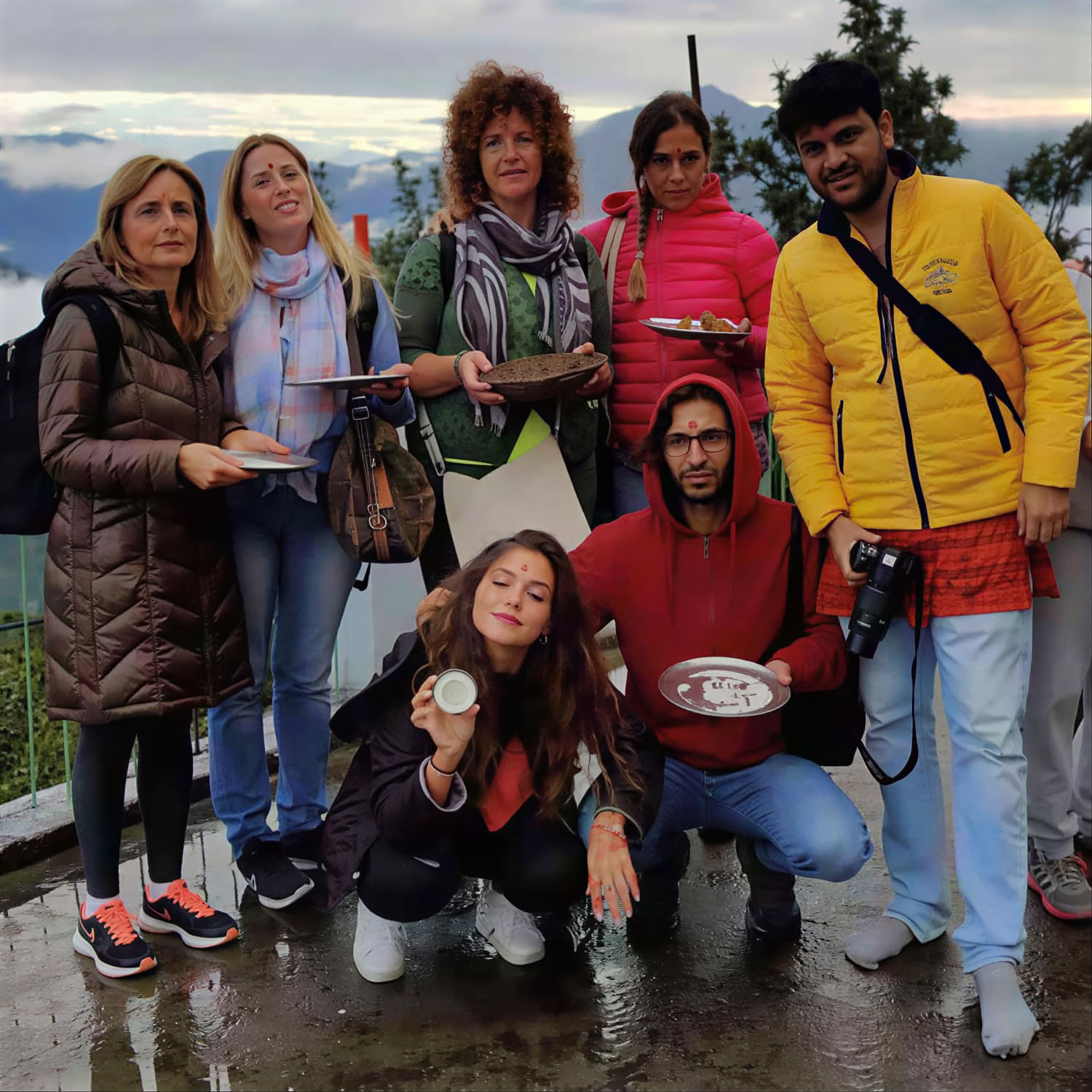 300 tunnin meditaatio-opettajakoulutus Rishikeshissä