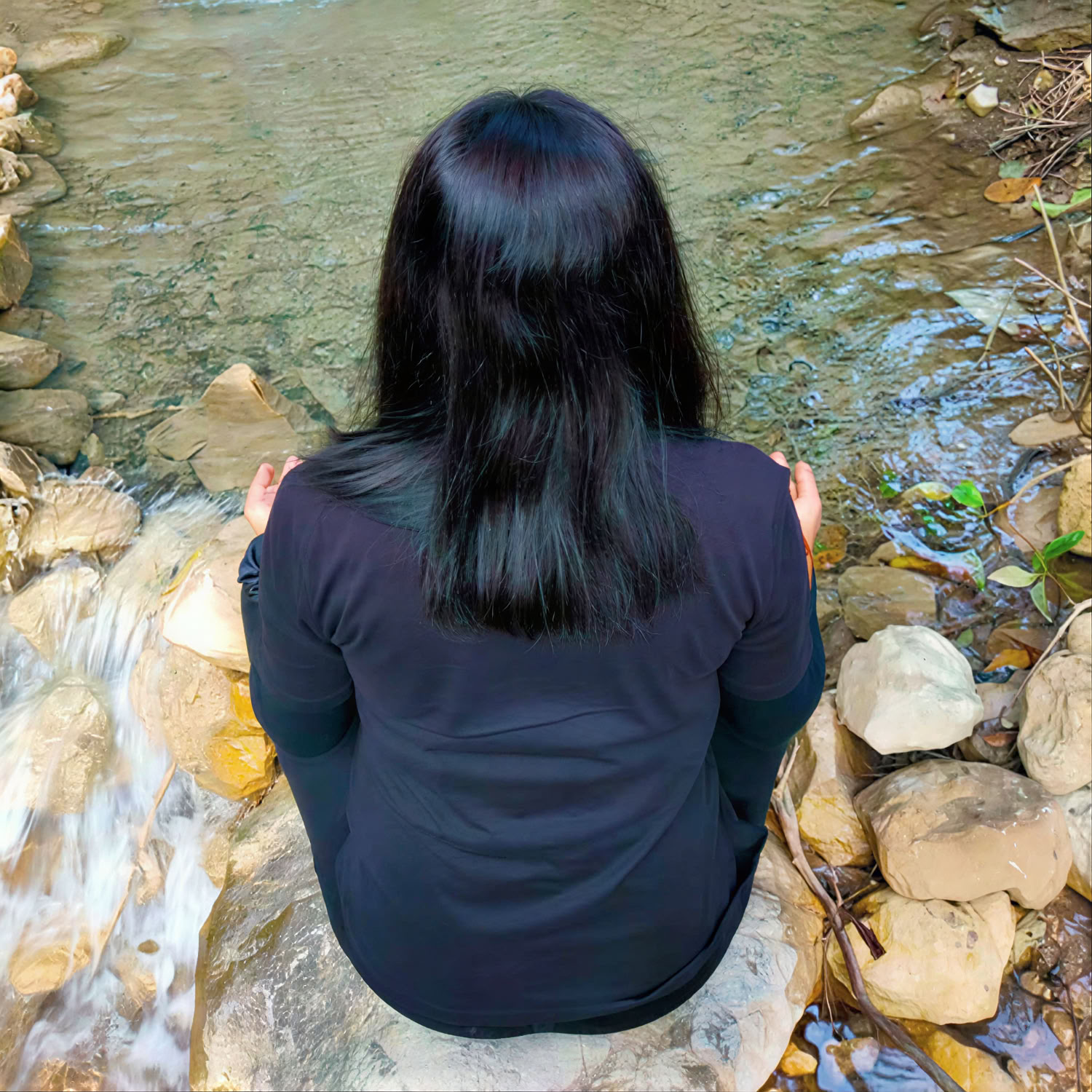 150 tunnin meditaatiokurssi