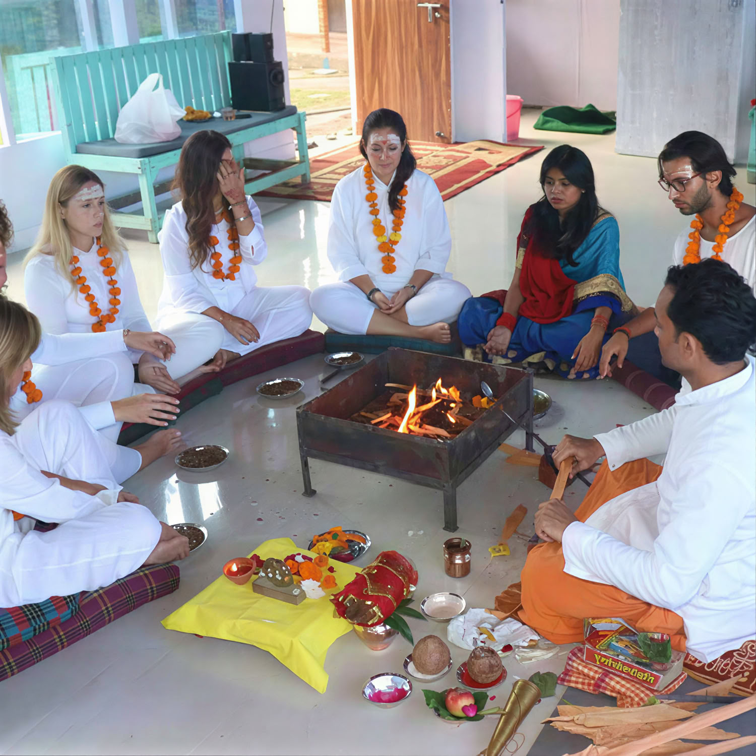 150 tunnin meditaatiokurssi