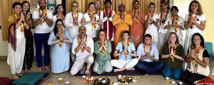 150 tunnin meditaatiokurssi