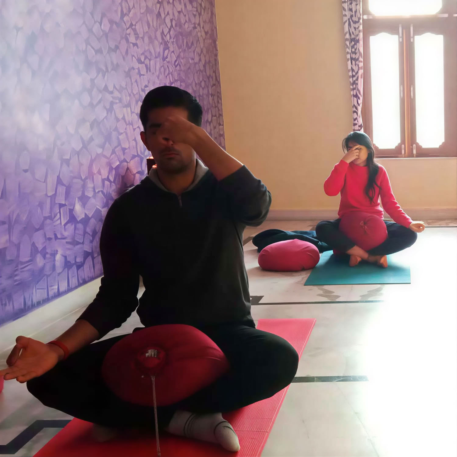 Kundaliinijoogan meditaatio-opettajakoulutus