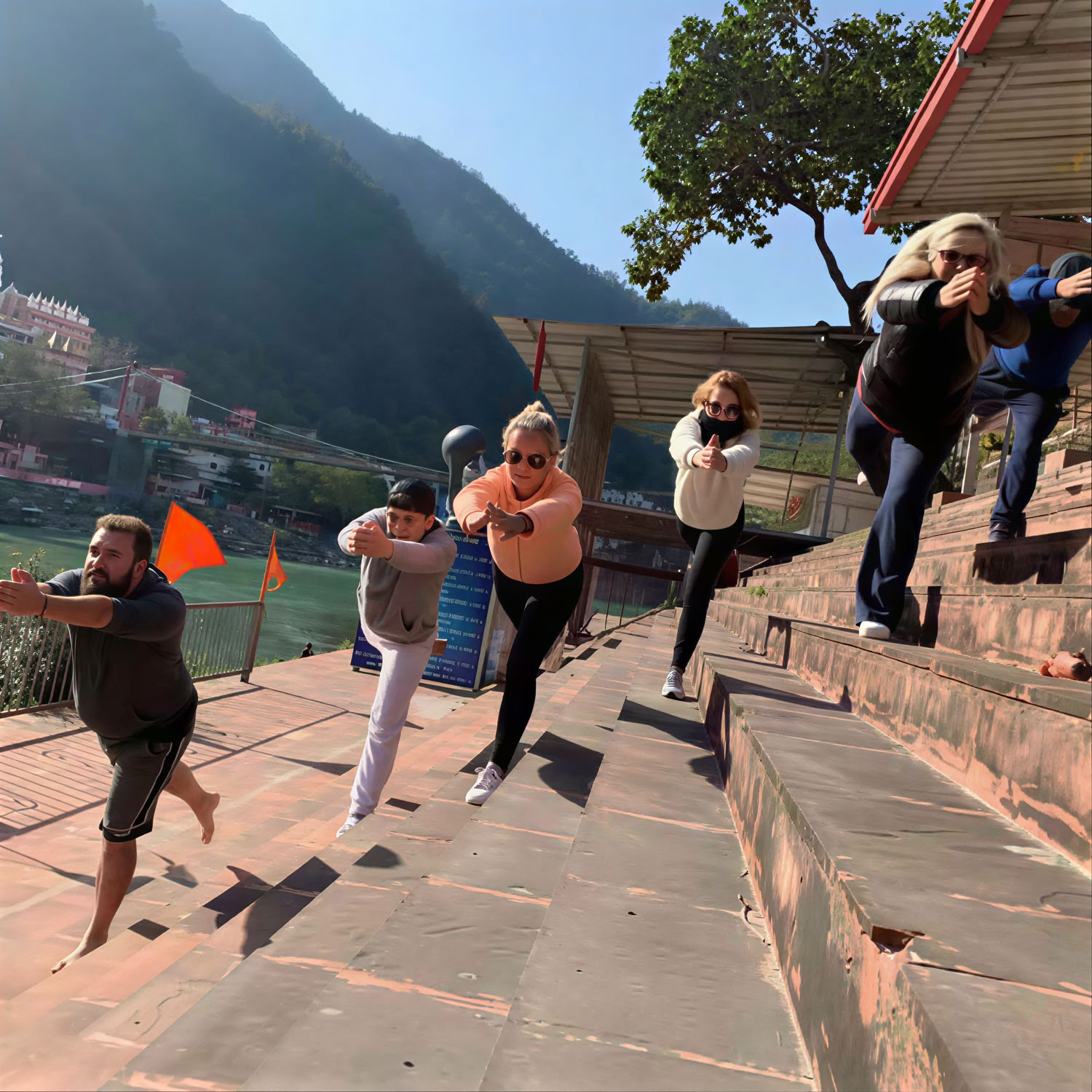 7 päivän joogaretriitit Rishikeshissä, Intiassa