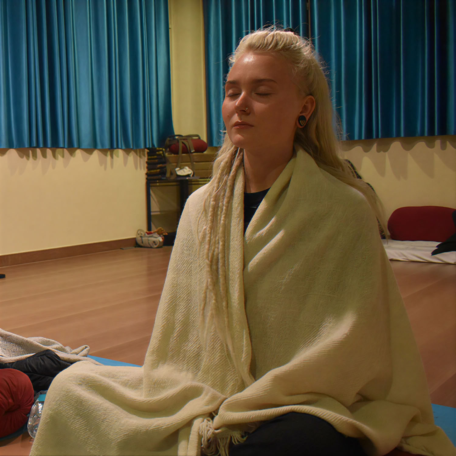 Hiljainen meditaatioretriitti Intiassa