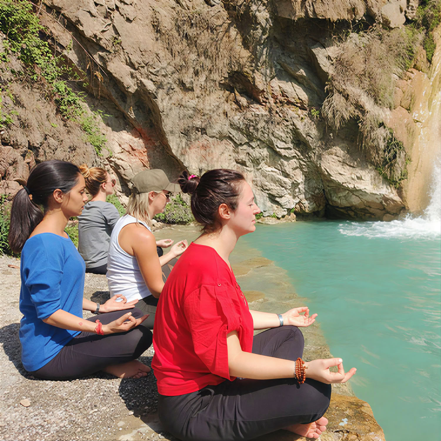 Hiljainen meditaatioretriitti Intiassa