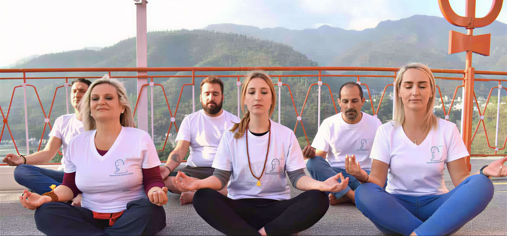 Kundaliinijoogan meditaatioretriitti Intiassa