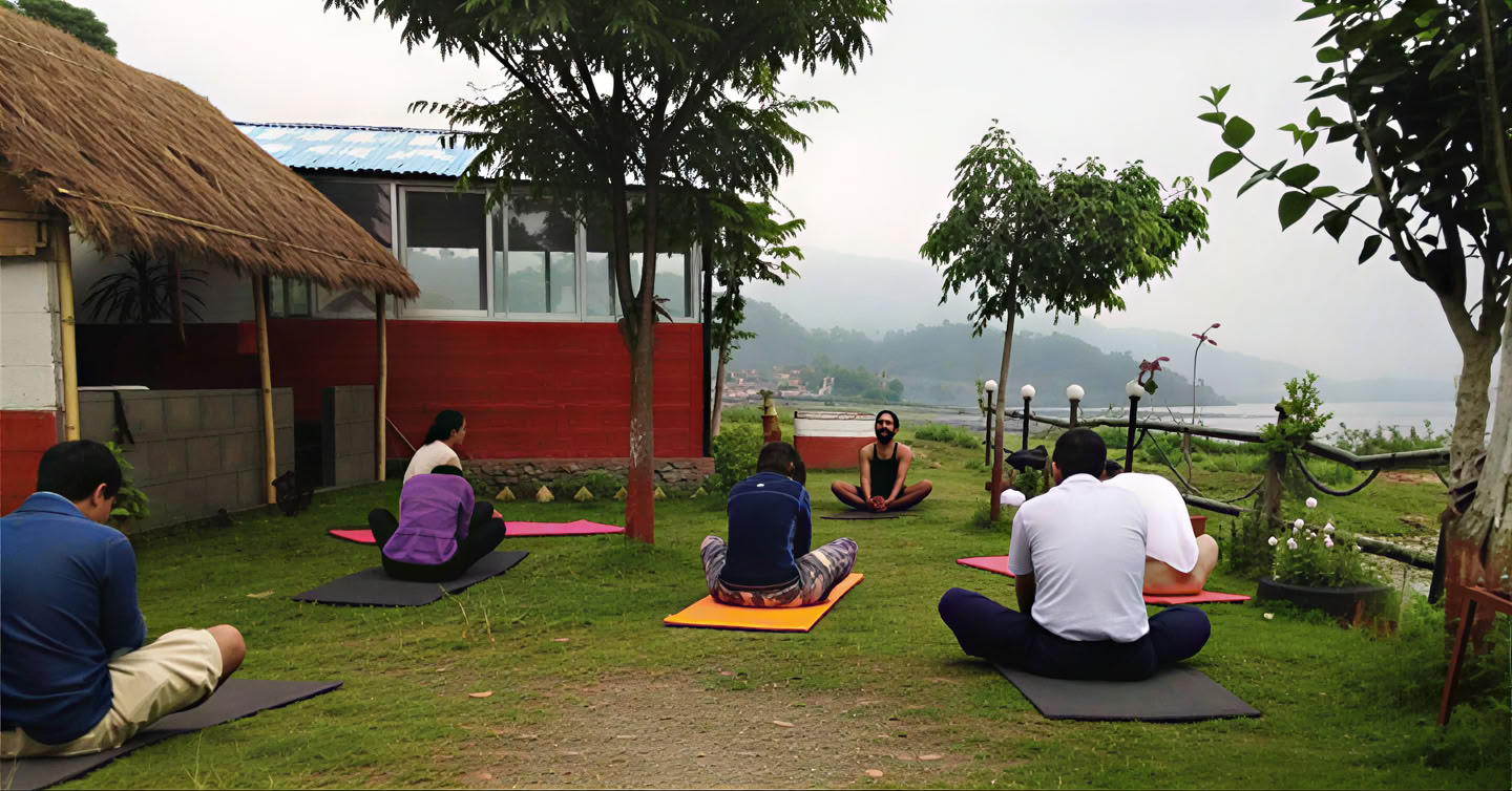 Parantava jooga ja meditaatio Nepalissa – 1 päivä