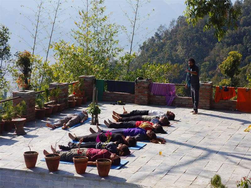 Trekking Nagarkotissa Nepalissa joogan kanssa