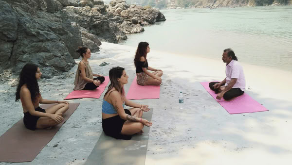 21 päivän vaihtoehtoisen terapian kurssi Rishikeshissä