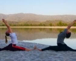 200 tunnin Hatha Ashtanga Vinyasa -joogaopettajakoulutus Rishikeshissä