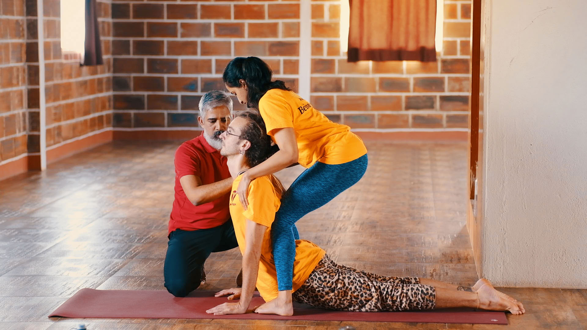 Ashtangan joogaopettajakoulutus