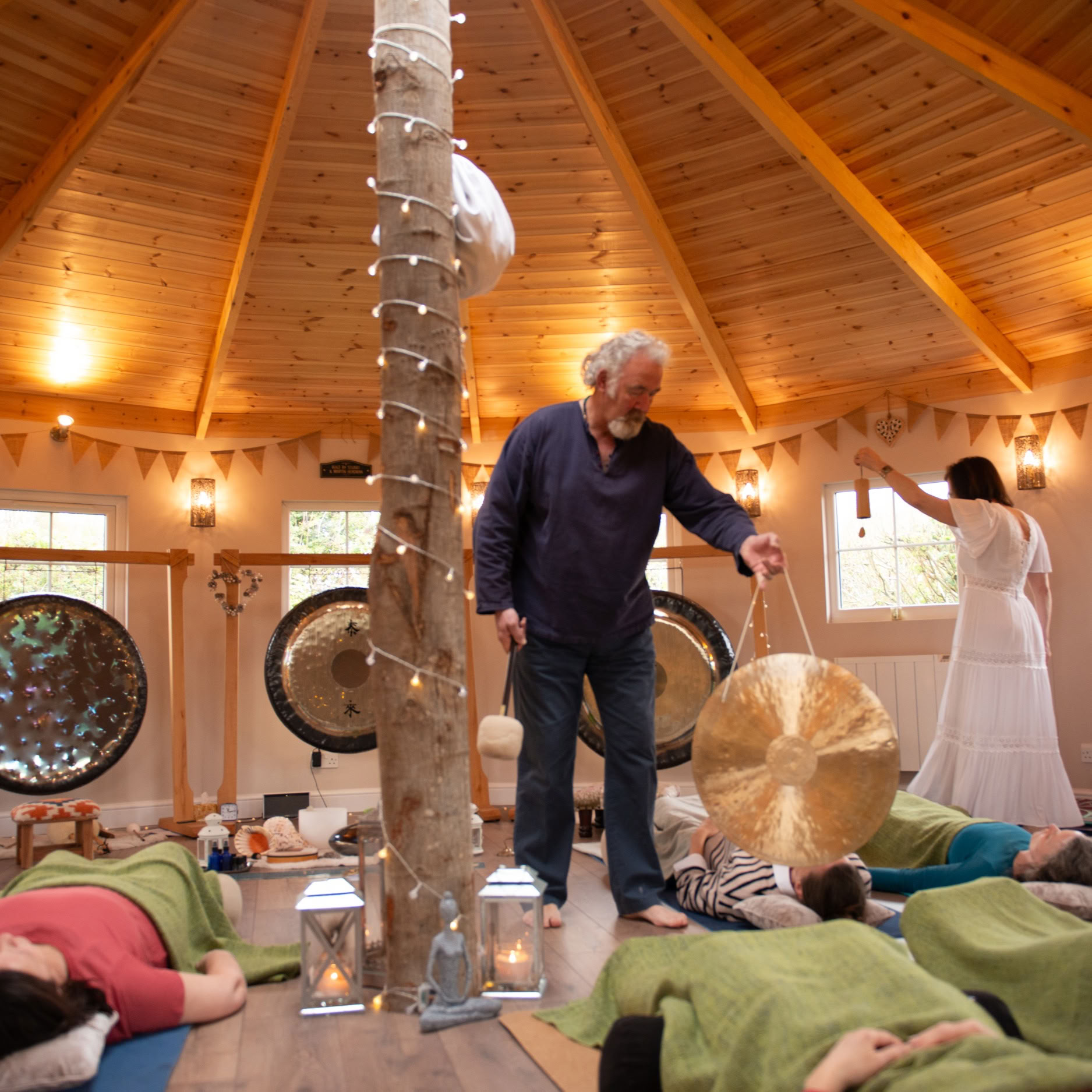 Uudenkuun ryhmäsound healing ja kaakao