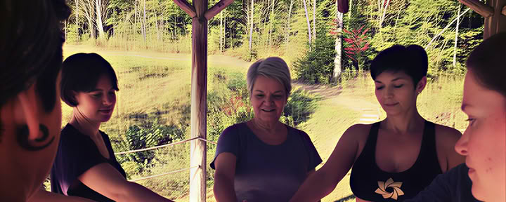 Palaa pyhään feminiiniseen retriittiin