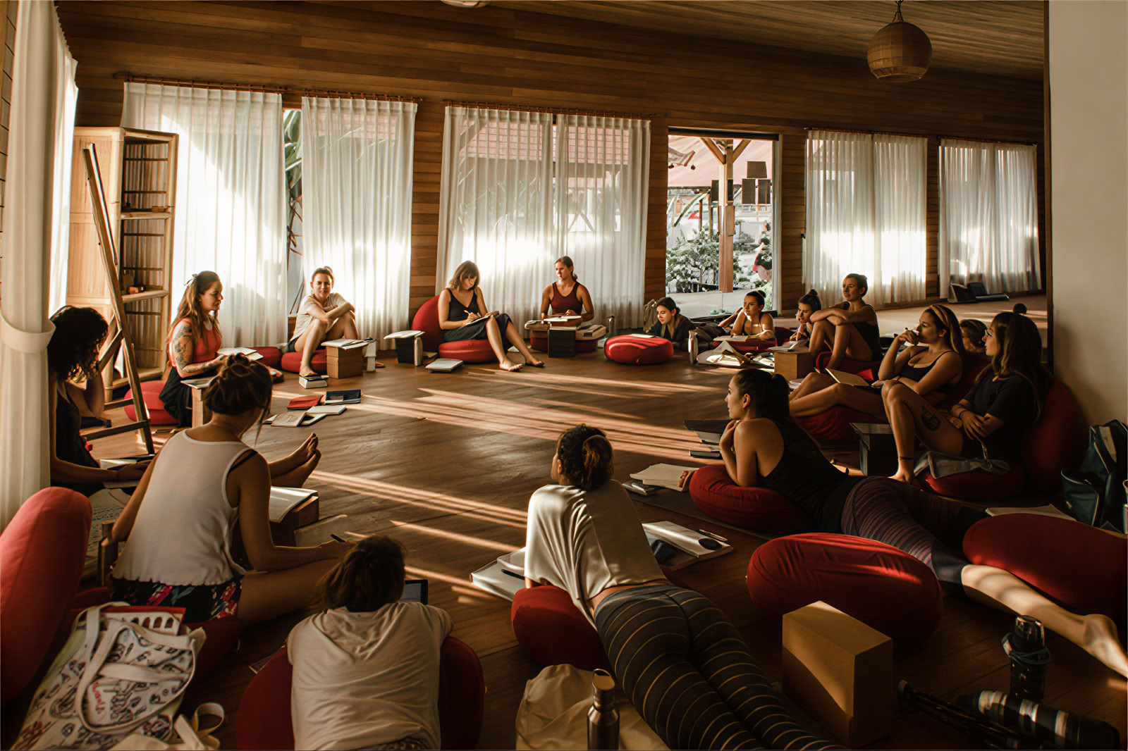 50 tunnin Vinyasa-sekvensointi YTT