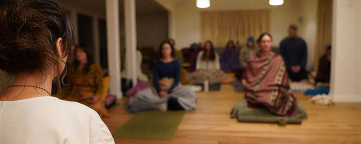 23.–30. syyskuuta hiljainen retriitti Radhan kanssa Heart Awakeningista