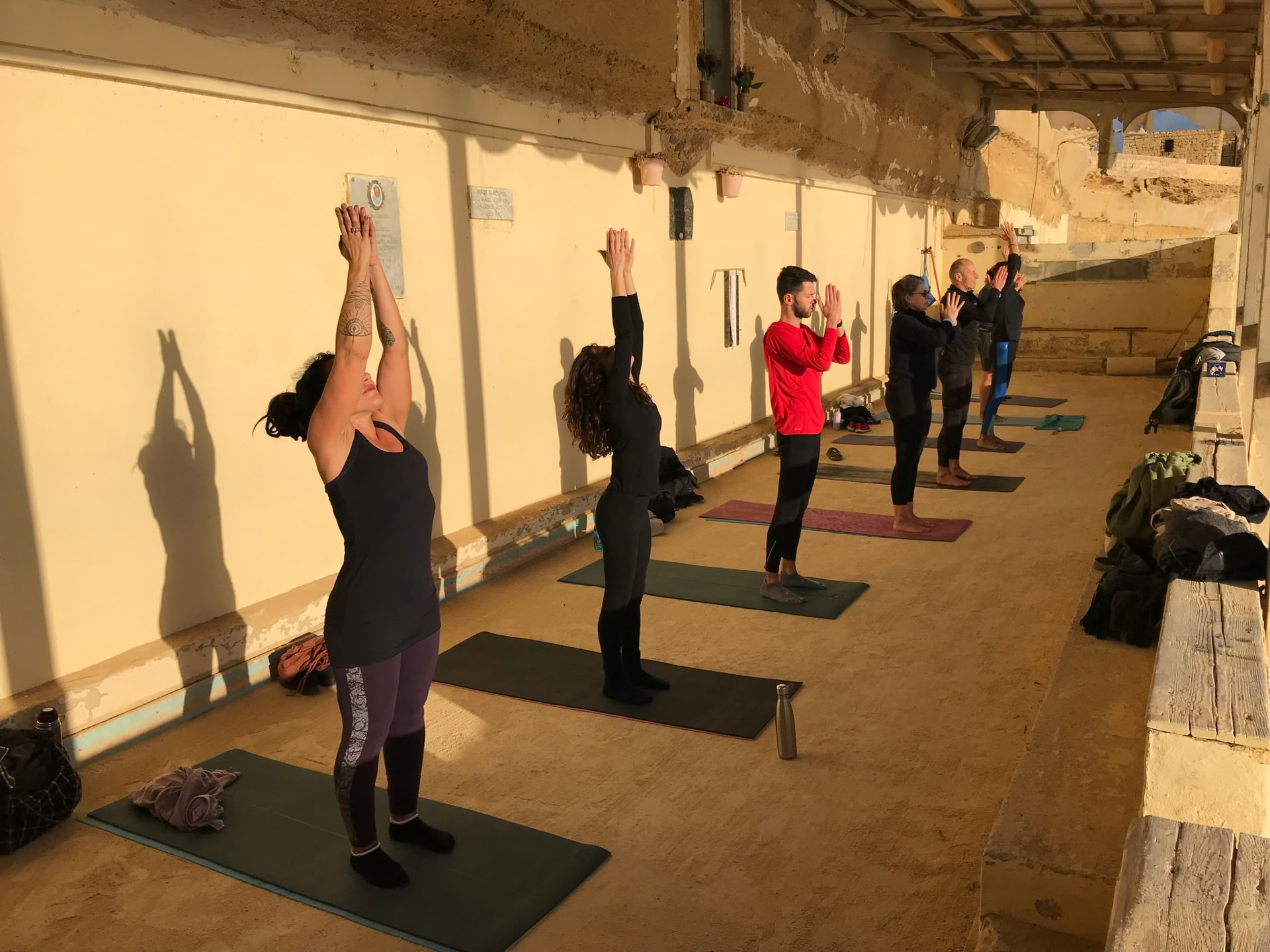 Yoga Alliance 200 tunnin Hatha Flow -joogaopettajakoulutus