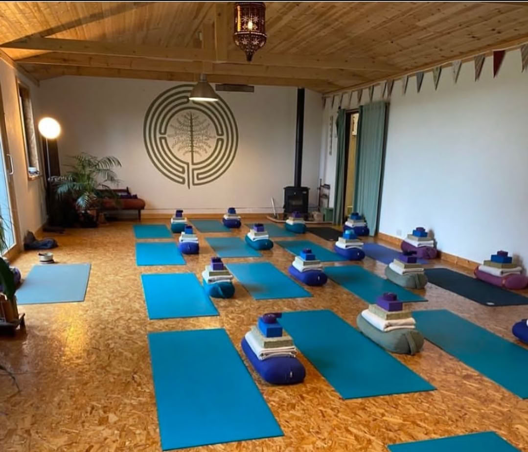 Rentoudu, palaudu ja löydä yhteys uudelleen: hyvinvointiviikonloppu The Yoga Barnissa