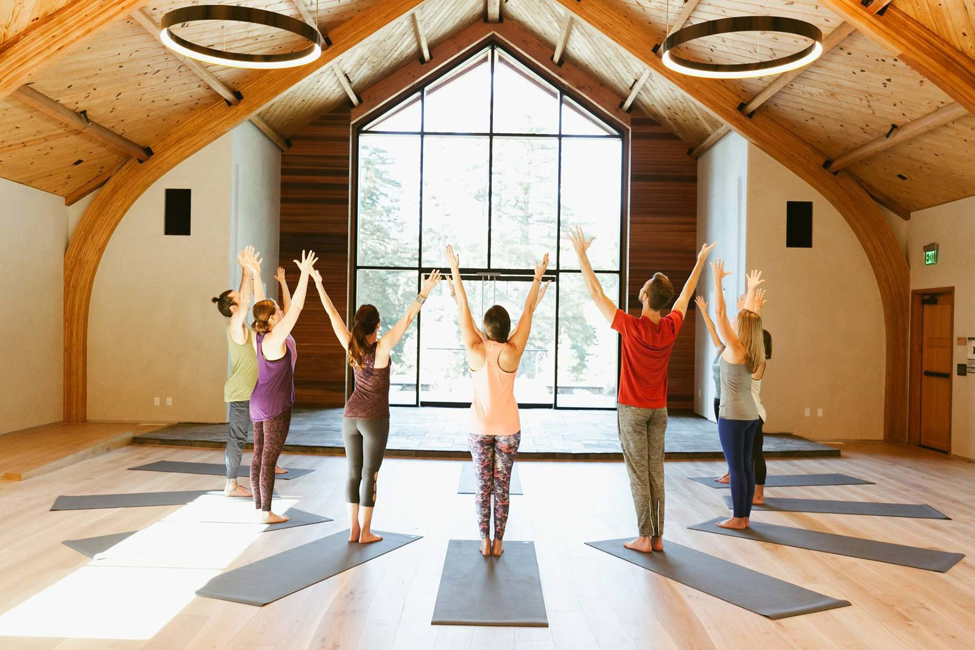 Theradelic Retreats: Itsejohtajuuden muutos