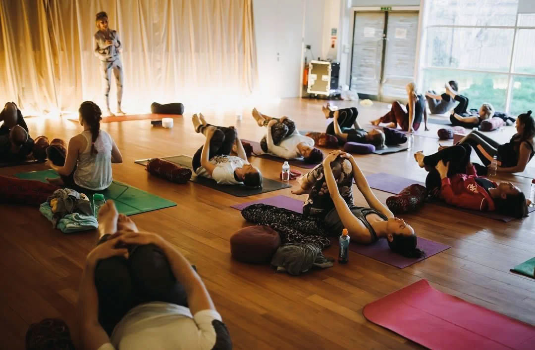 Vinyasa Flow + Yinjooga (Kaikki tasot)