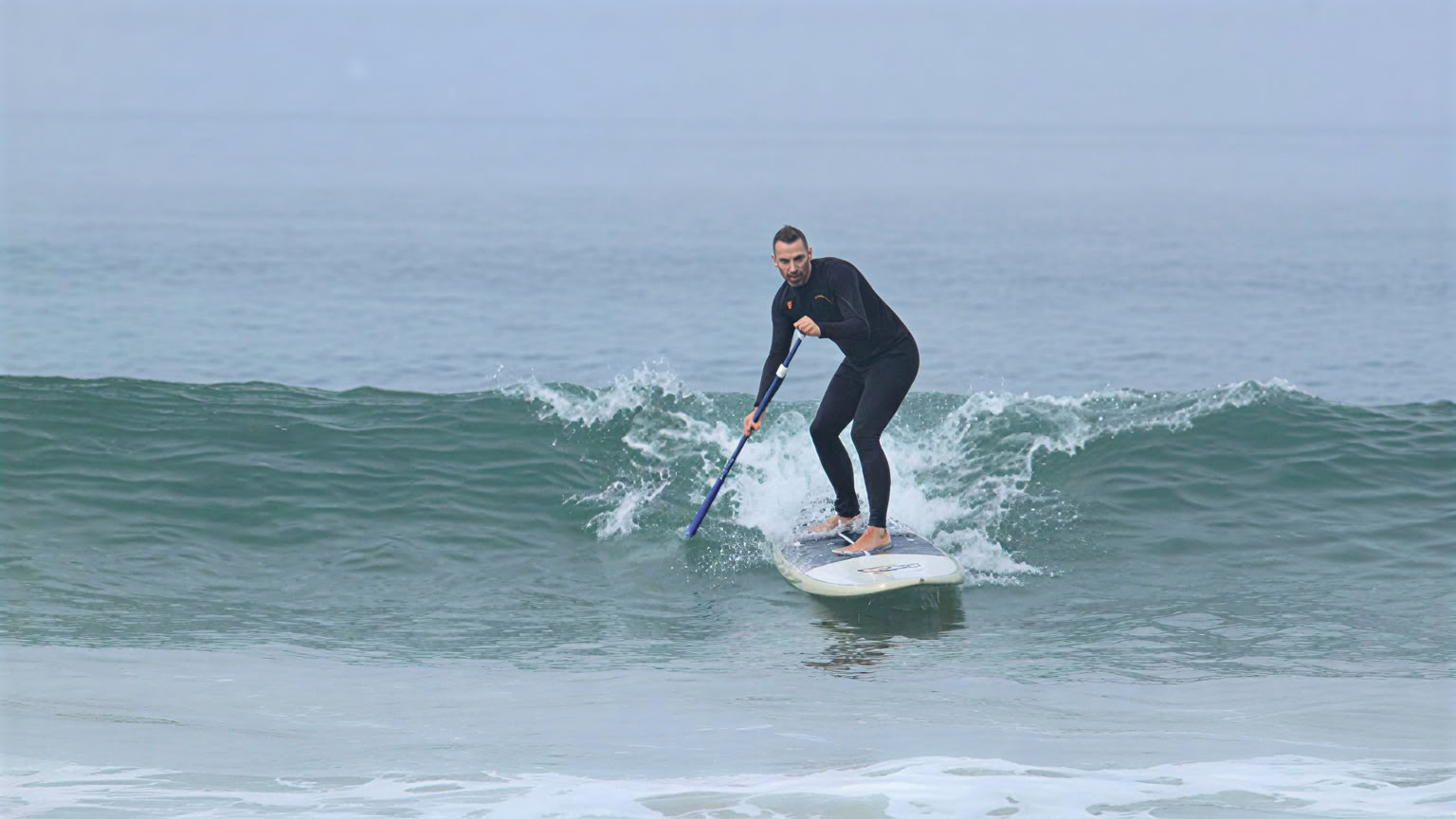 Seisten surffaus ja jooga