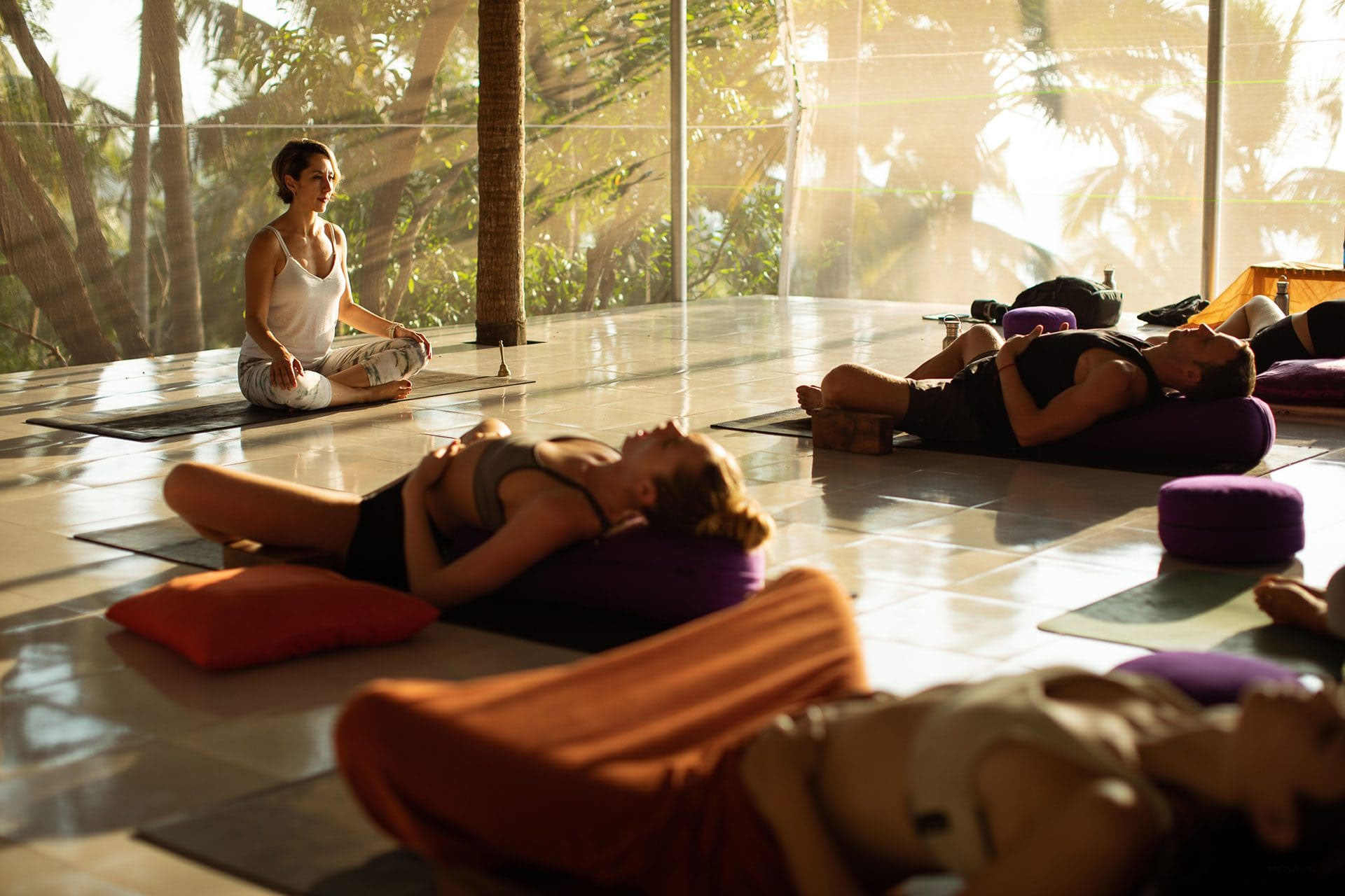 200 tunnin Hatha Vinyasa -joogaopettajakoulutus – 23. toukokuuta – 12. kesäkuuta