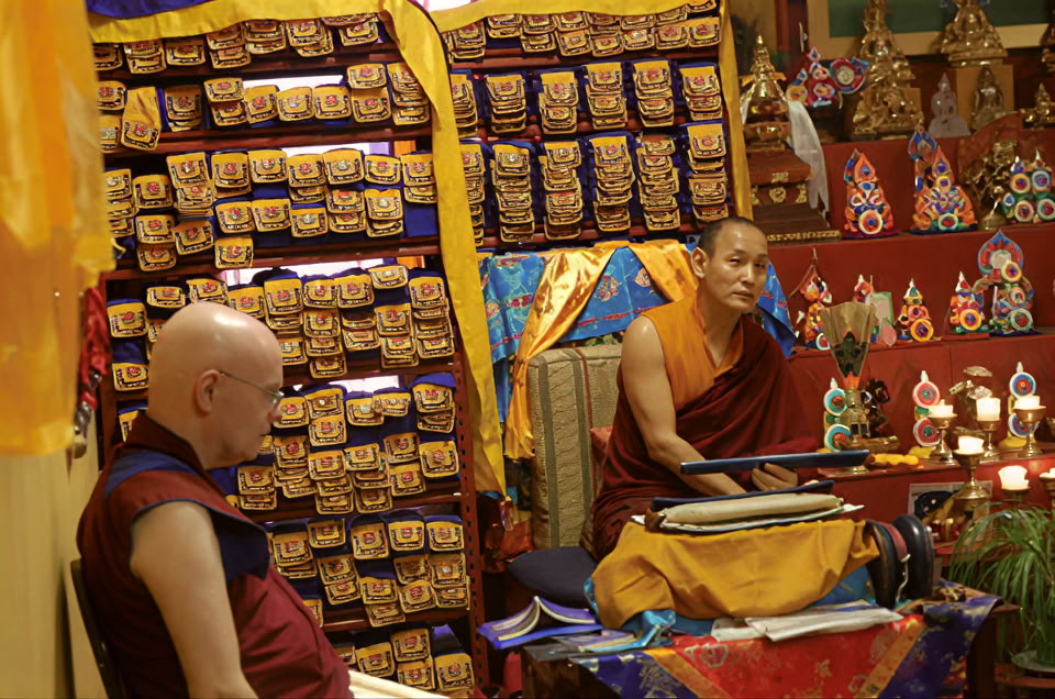 Ngondro (18.00) & hiljainen meditaatio (18.30)