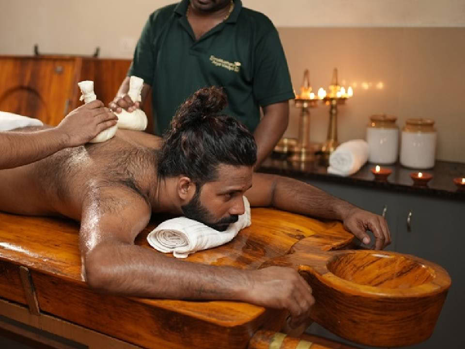 21 päivän Veda Evolve: Ayur-jooga, ayurveda-hyvinvointi ja nuorentava terapia jooga-retriitillä