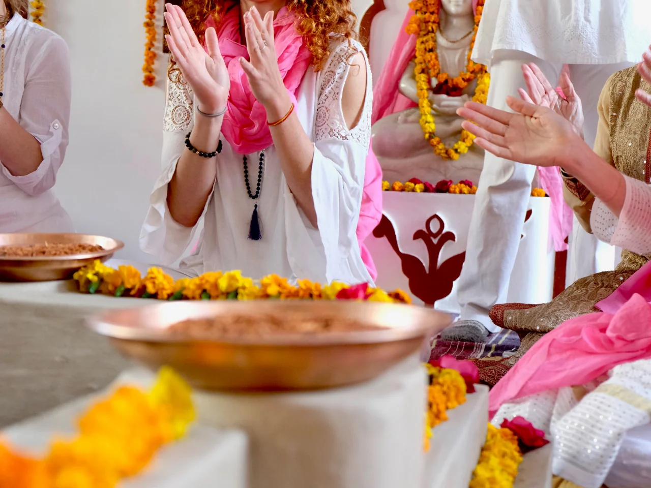 200 tunnin Hatha Vinyasa -joogaopettajakoulutus