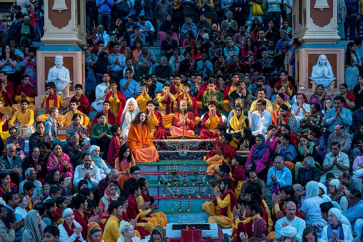 200 tunnin Hatha Vinyasa -joogaopettajakoulutus