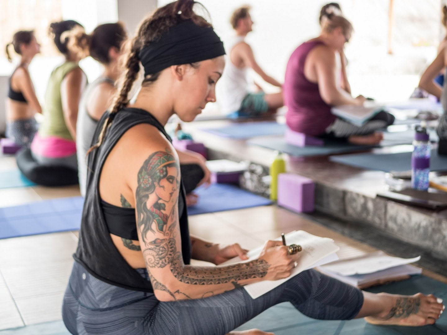 200 tunnin Hatha Vinyasa -joogaopettajakoulutus – 26.3. – 9.4.2027
