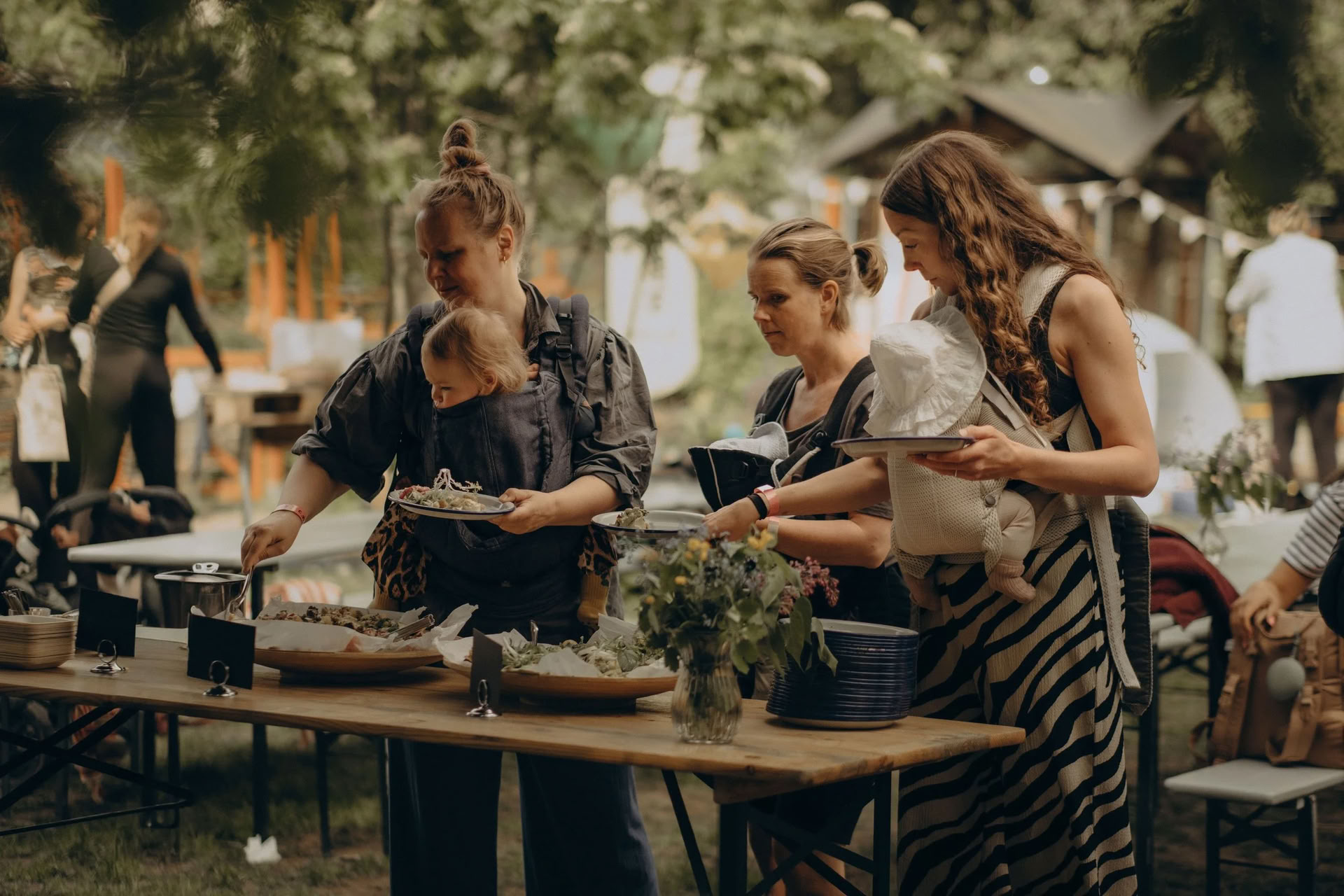 Tiistain hauskanpito Fika & Fun -leikkikahvilassa – koko sarjan lippu