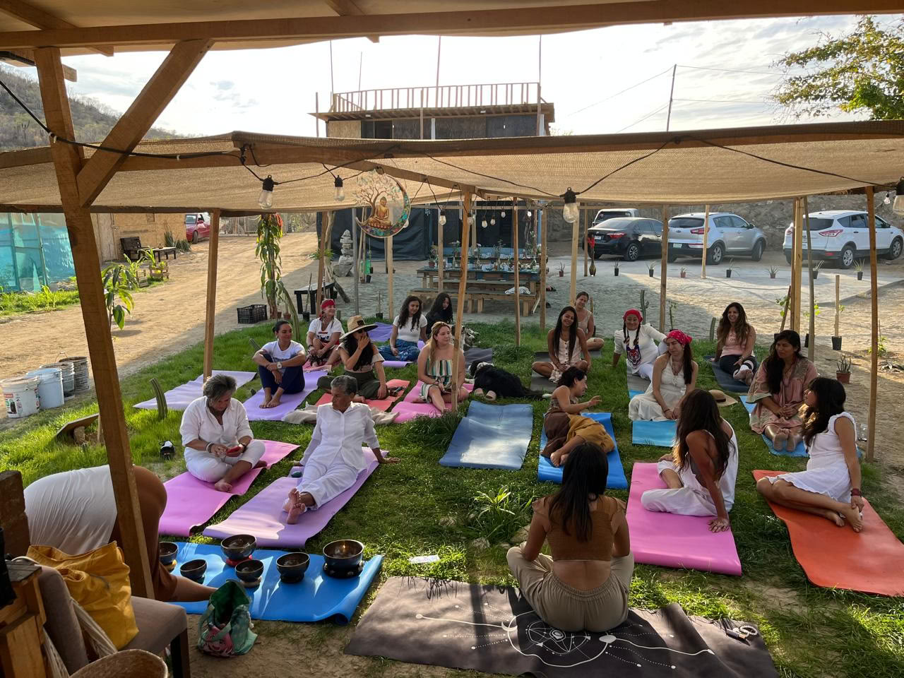 Baja Moon Yoga – Cabo Yoga Shala · Polttarit, yritys-, yksityis- ja vapaa-ajanjooga